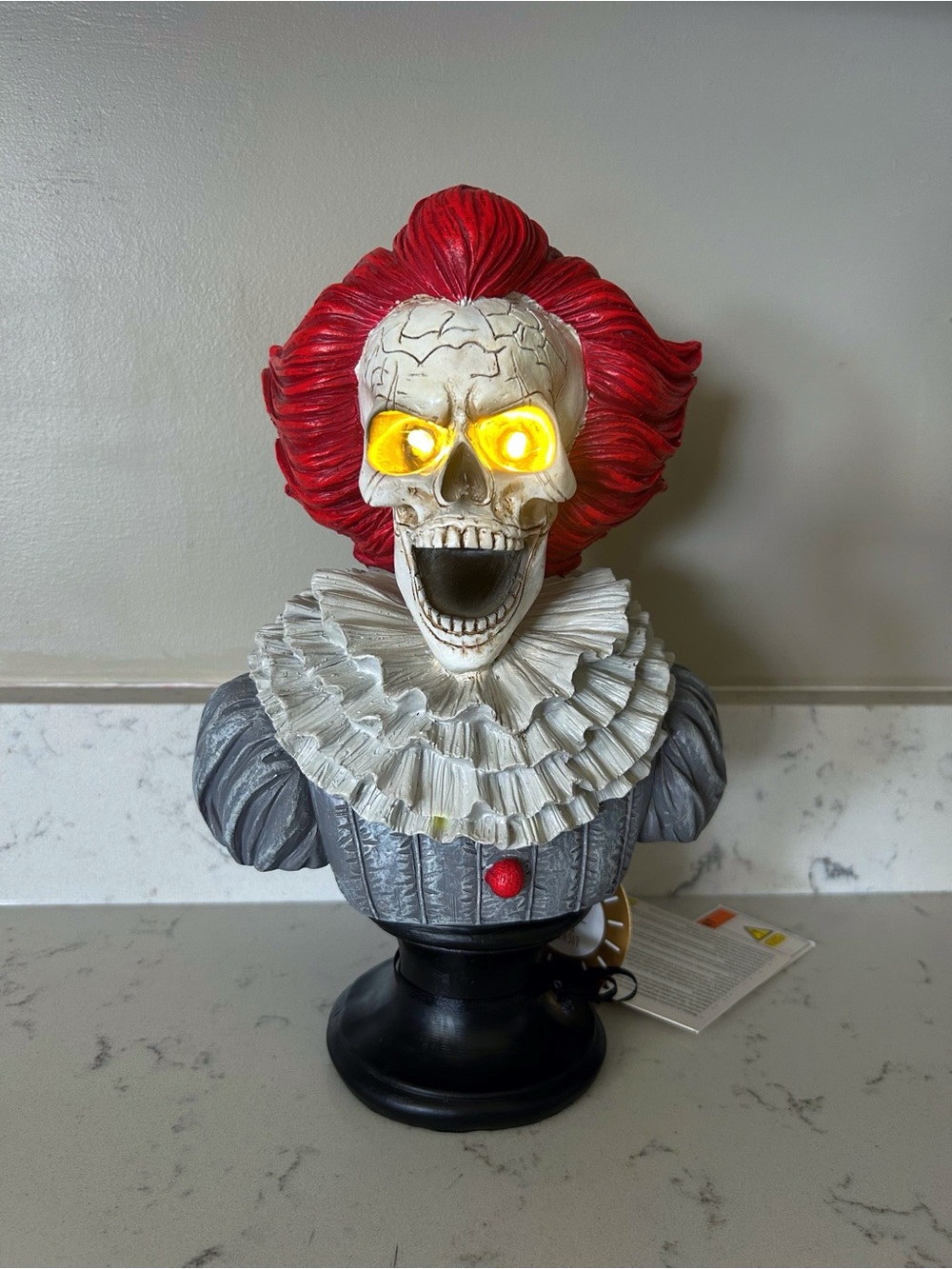 Pennywise IT Skeleton Bust Halloween Decor - Picture 7 of 7
